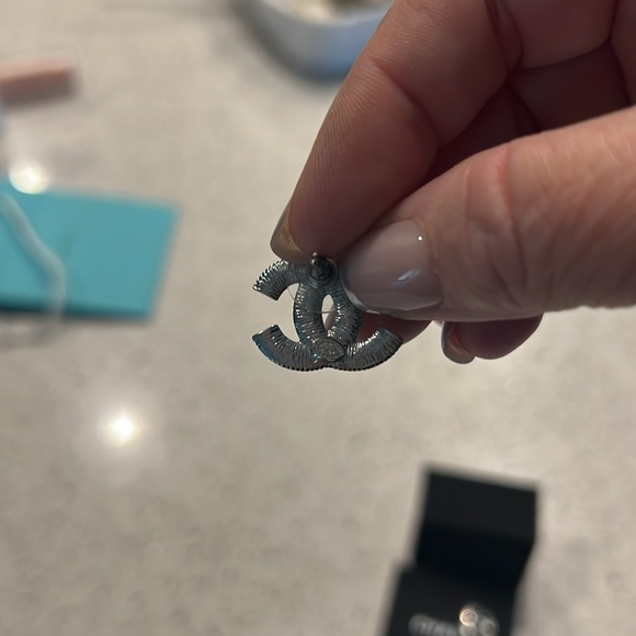 🖤🖤 CHANNEL EARRING’S 🖤🖤
AUTHENTIC-I’ve dropped the price as far as I can. - Picture 4 of 4